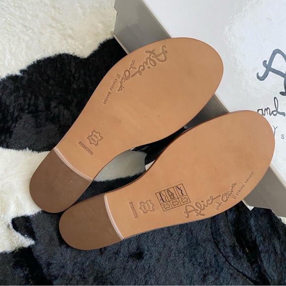 💯% Authentic Alice + Olivia Hazel Flat StaceFace Slide Sandals - Picture 2 of 4
